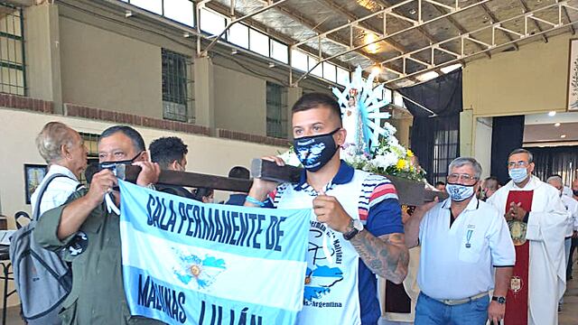 La réplica de la Virgen de Luján que acompañó a los soladados en Malvinas que está en San Rafael es la única en todo Mendoza. Foto Diario del San Rafael.