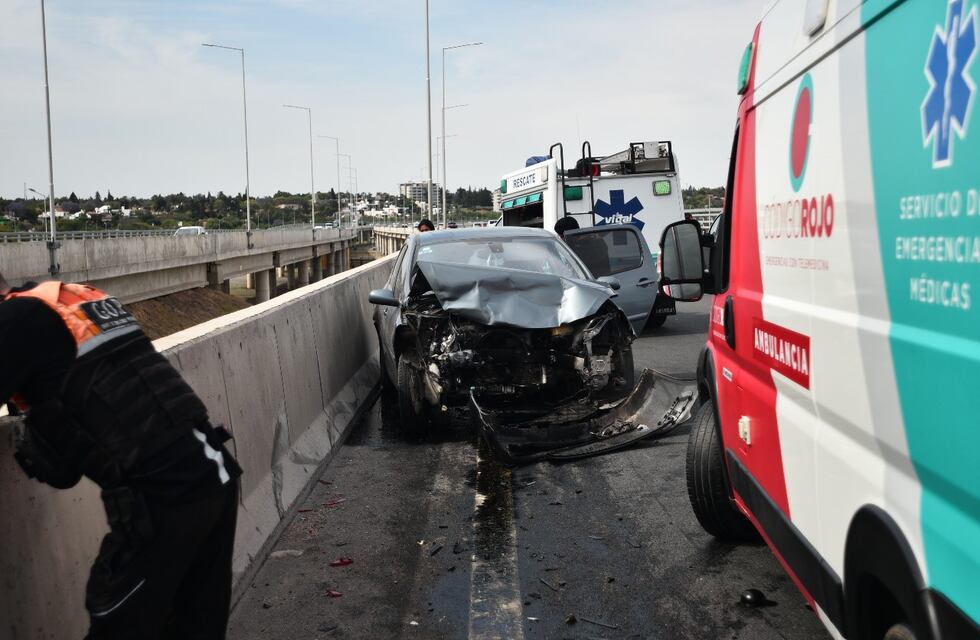 Choque frontal en Córdoba: aseguran que uno de los autos iba en contramano por Circunvalación