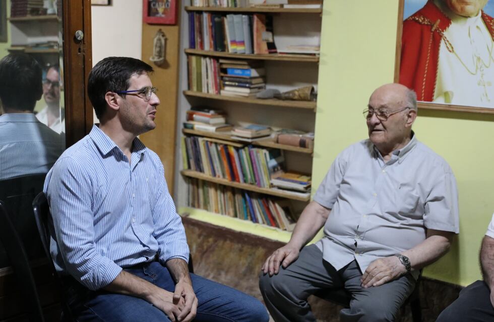 Entregaron al padre Suppo la recaudación de la compactación de vehículos secuestrados