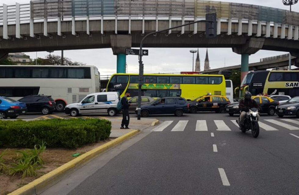 Choferes de micros de larga distancia protestaron en Plaza de Mayo