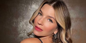 Marcela Kloosterboer deslumbró con un vestido escotado y a puro color