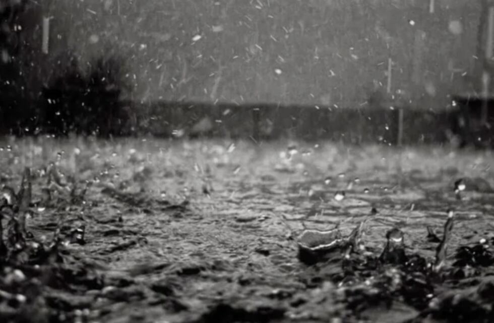 Alerta en Argentina por la lluvia negra: qué es y cuándo llegaría