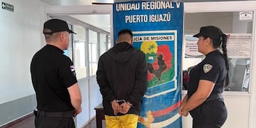 Brutal agresión en Puerto Esperanza: una joven fue atacada y el agresor terminó detenido.