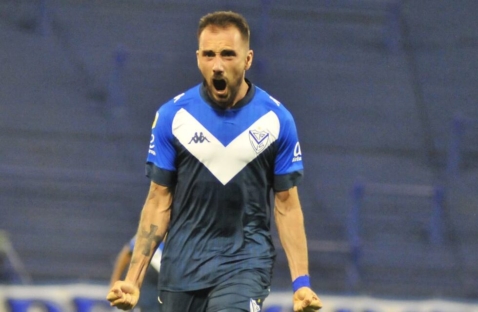 Vélez le ganó 2-0 a Huracán y quedó a un paso de clasificar a la fase final