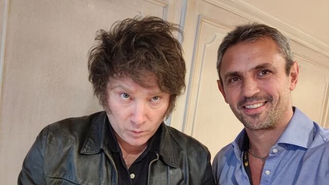 La foto de Javier Milei y Martín Menem tras la reunión en el hotel Libertador.