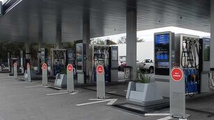 Estación de servicio YPF en Córdoba capital sin combustible. (La Voz)
