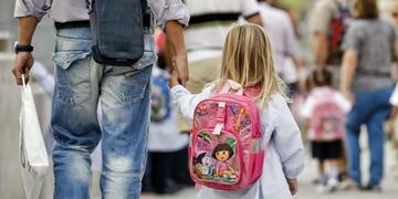 El Gobierno otorga licencia laboral a padres cuyos hijos no deban asistir a clases presenciales. (Archivo)