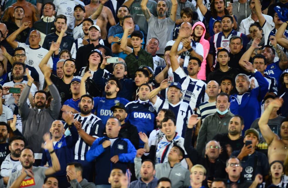 Locura por Talleres: dos hinchas se hicieron virales por el vehículo que utilizaron para ir a San Luis
