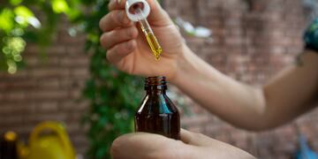 Cannabis medicinal en aceite. (Foto: Ignacio Blanco / Los Andes)