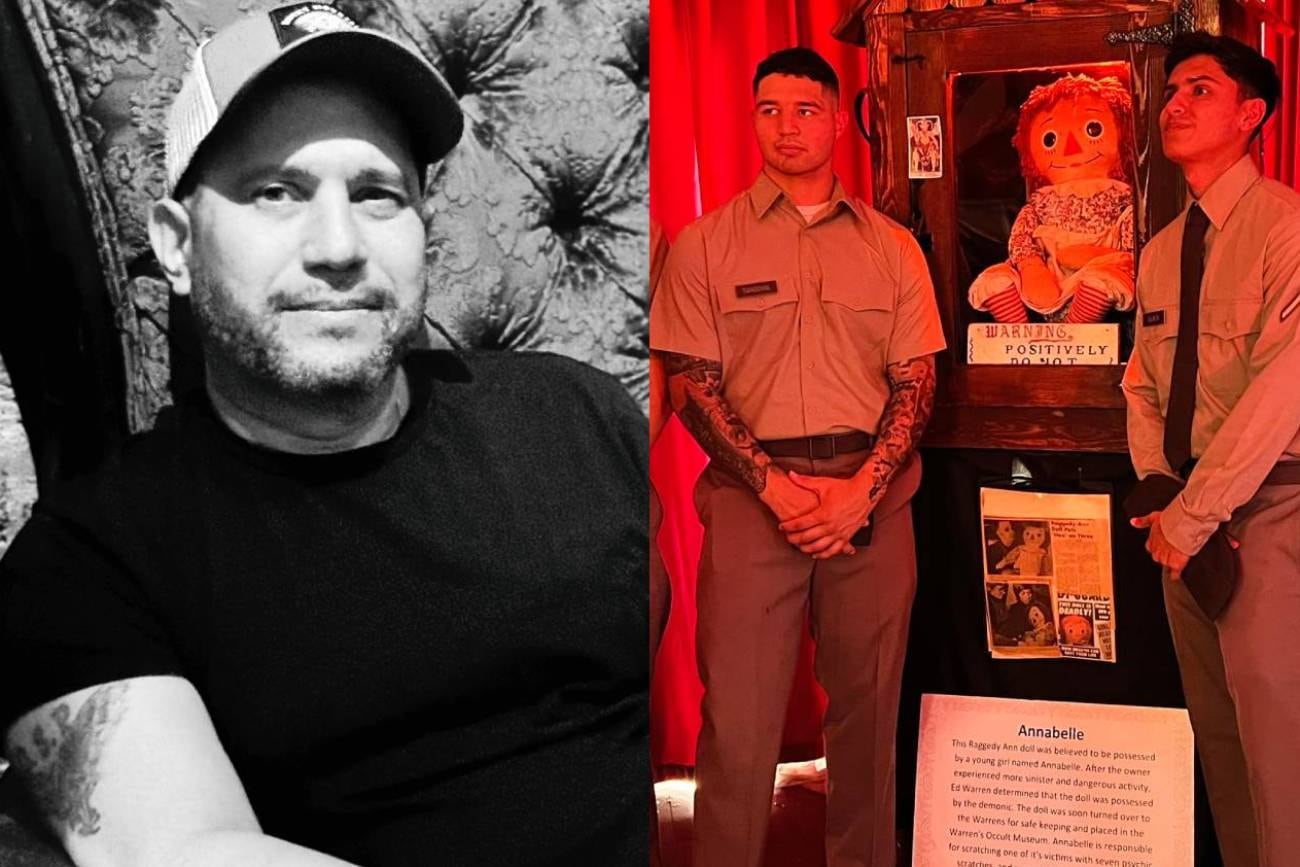 Dan Rivera y la muñeca que tenía a su cuidado: "Annabelle". (Facebook NESPR)