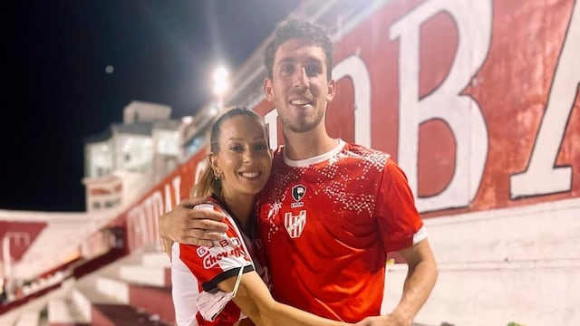 Noelia Marzol y Ramiro Arias, felices por un triunfo de Instituto. Fue cuando el lateral izquierdo vino como refuerzo (Instagram @noeliamarzolok)