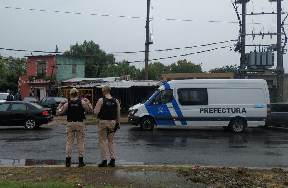 Golpe al narcotráfico: hallaron un “aguantadero” de armas cerca de la terminal