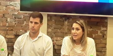 Carolina Losada en Rafaela, junto al senador Dionisio Scarpín, Leo Viotti y Mario Barletta