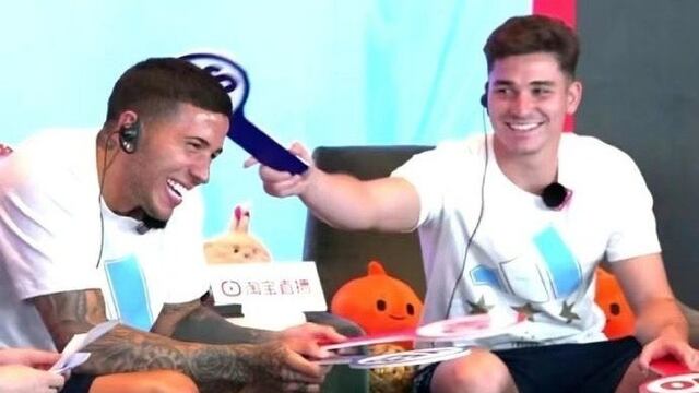 Enzo Fernández y Julián Álvarez mostraron su "lado B" en un programa de televisión asiático.