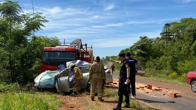 Dos personas murieron en un violento choque frontal sobre la Ruta Provincial 13 en El Soberbio.