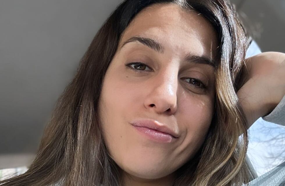 Cinthia Fernández, en guerra con sus vecinos por su gimnasio transparente