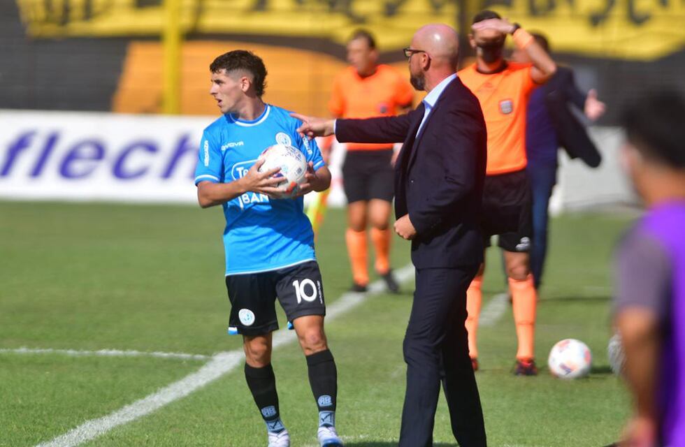 Alejandro Orfila tambalea como técnico de Belgrano