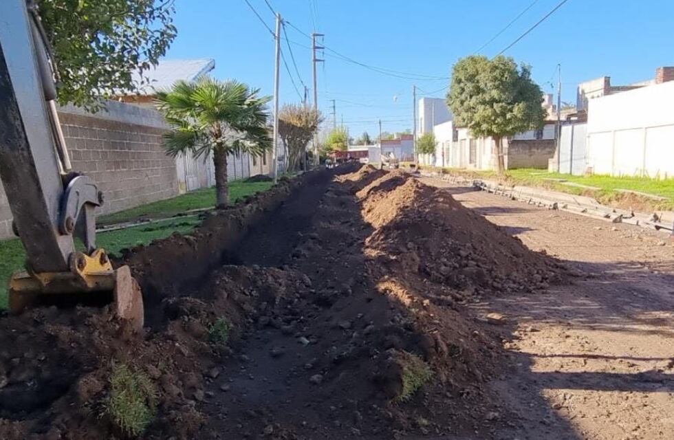 Arrancó la construcción de cordón cuneta en ocho barrios de Azul