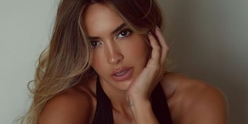 Shannon de Lima robó suspiros desde la playa con una microbikini de colores
