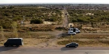 Policías realizan excavaciones en un predio al costado de la Autopista de las Serranías Puntanas en búsuqeda de Guadalupe. Gentileza El Diario de San Luis