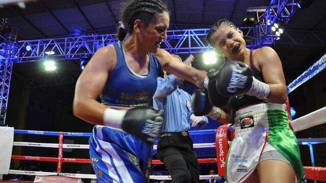 "La Princesita" Luján, boxeadora de Villa Mercedes (a la izquierda)