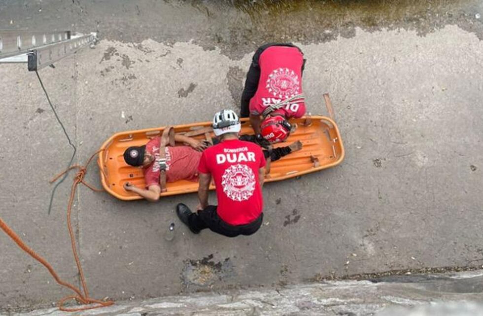 Córdoba: rescataron a un joven limpiavidrios que se cayó en la Cañada