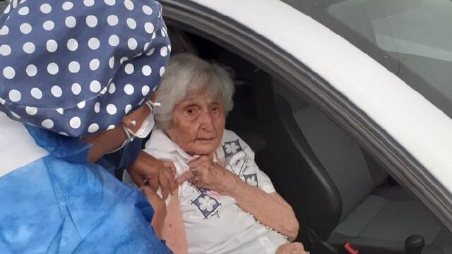 Las Varillas: con 103 años, María recibió la vacuna contra el Coronavirus