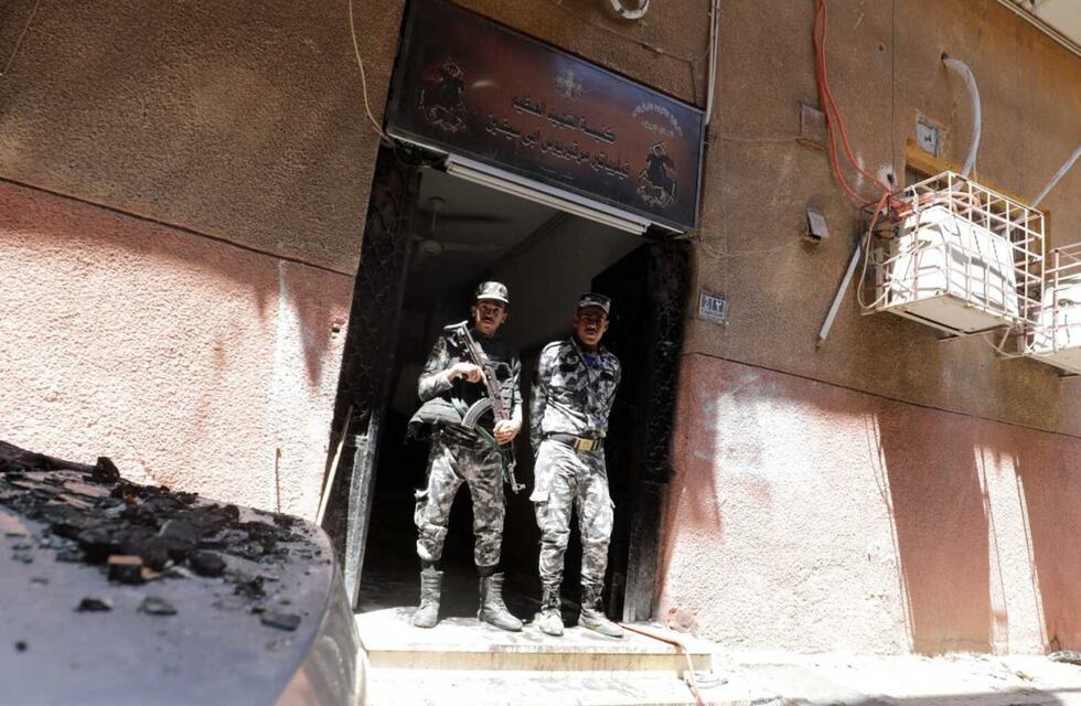 Tragedia en Egipto: al menos 41 muertos por un incendio en una iglesia