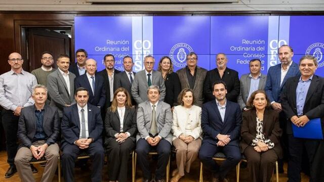 La estrategia de vacunación y las alertas por sarampión y dengue centraron el debate en el COFESA.