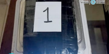 En un colectivo incautan más de un kilo de cocaína oculto en la caja de un aire acondicionado