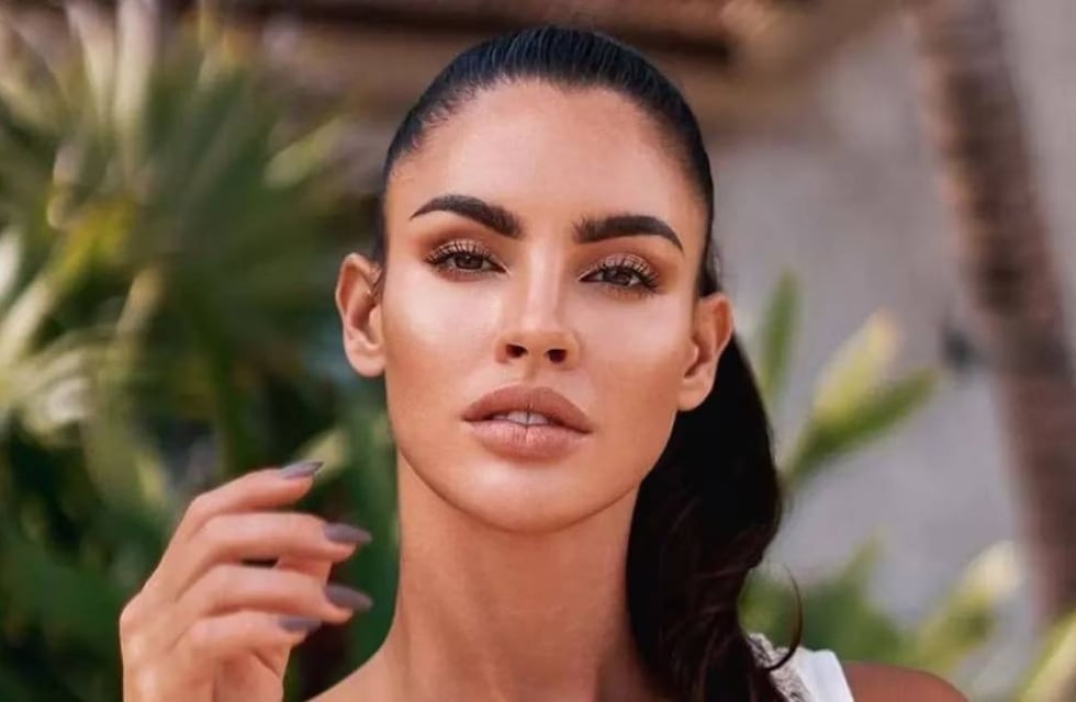 Lucía Javorcekova, la ciclista “más linda del mundo”, impactó en ropa interior roja con arneses