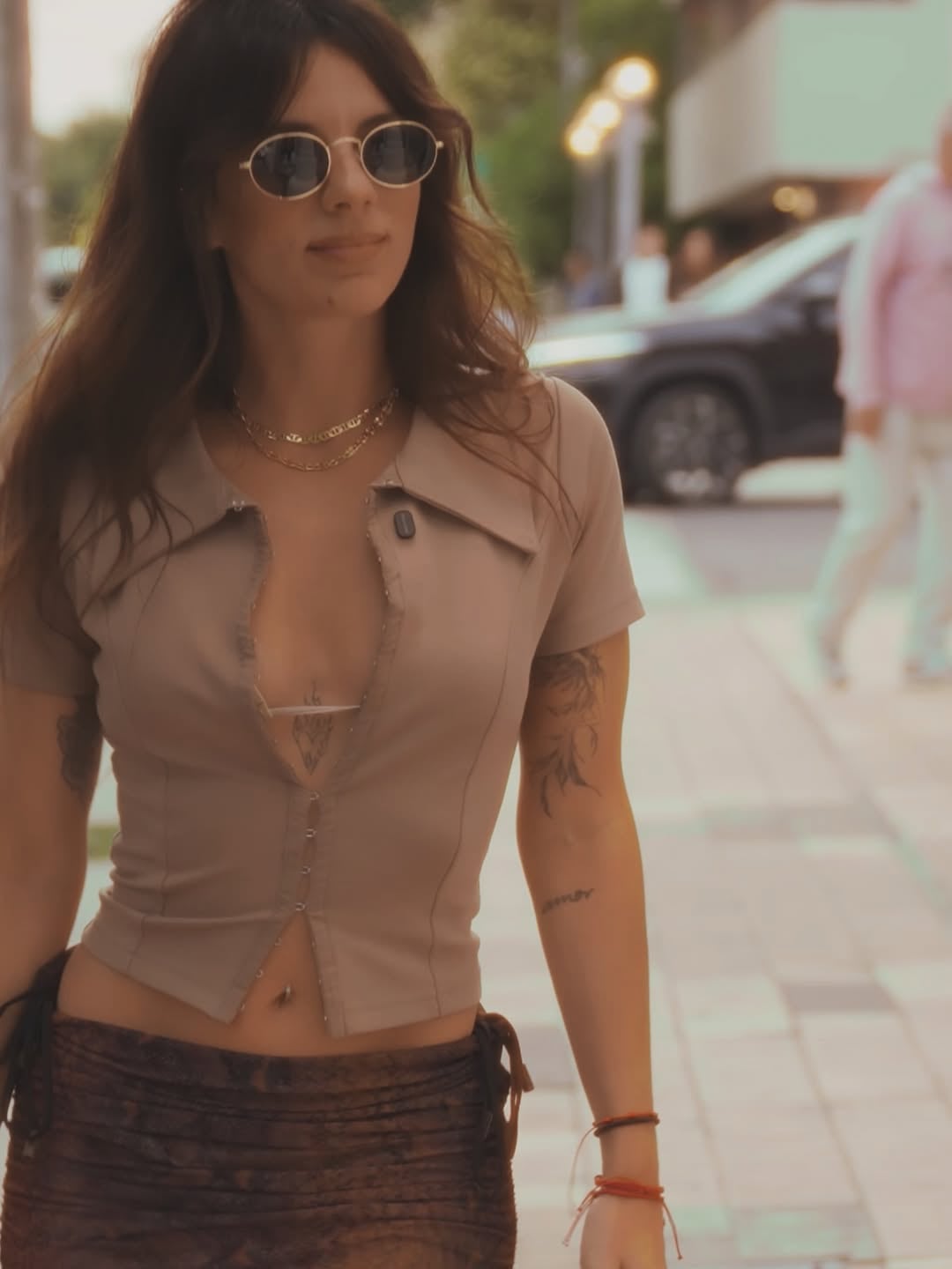 Botas y campera de jean oversize: Gime Accardi lo hizo de nuevo y marcó tendencia con las prendas de la temporada