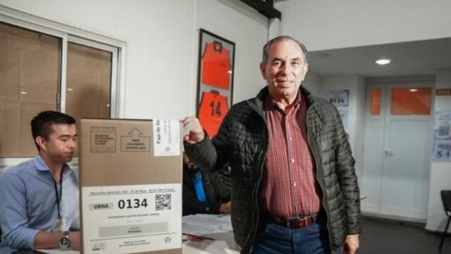El actual intendente de Posadas, Leonardo “Lalo” Stelatto emitió su voto.