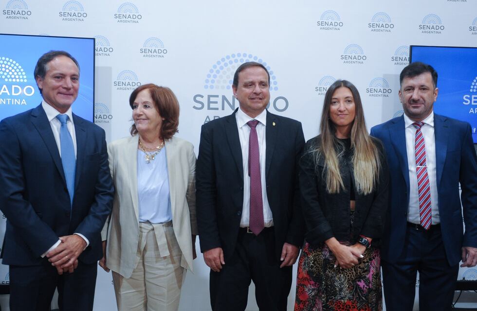 Sin Cristina Kirchner, el Senado ratificó autoridades y debutó el nuevo bloque de peronistas díscolos