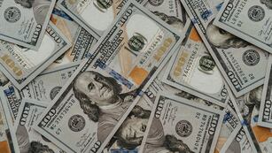 El Gobierno decidió aumentar los impuestos sobre el dólar ahorro.