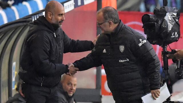 Guardiola y Bielsa. (AP)