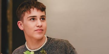 El hijo de Flor Peña da que hablar con sus looks.