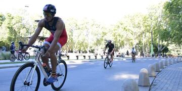 El Triatlón Vendimia contó con participantes de todo el país y se llevó a cabo en el Parque General San Martín.