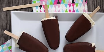 Receta del bombón helado casero sin azúcar que es viral en Instagram.