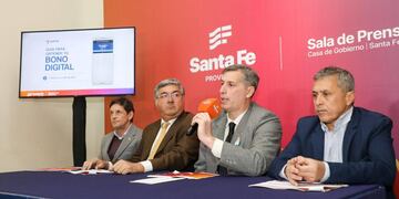 El ministro de Economía, Pablo Olivares, anunció las reformas este lunes.