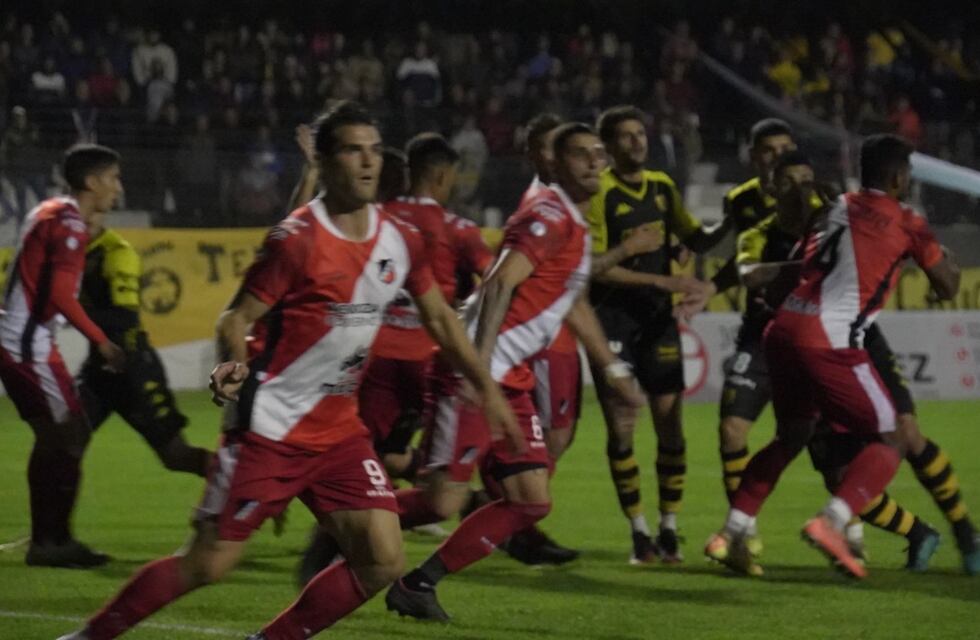Santamarina de Tandil empató ante Deportivo Maipú por la fecha 14 de la Primera Nacional