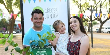 Entrega de árboles y placas del programa "Crecer Juntos"
