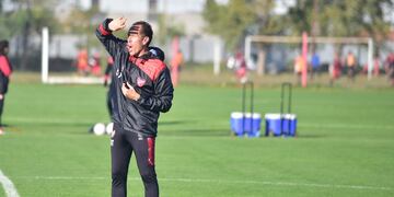 El Instituto de Lucas Bovaglio juega este sábado ante Rosario Central, y se verá por la TV Pública (Ramiro Pereyra / La Voz).