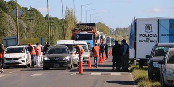Municipios entrerrianos acuerdan levantar los controles de acceso en cada ciudad/ Web