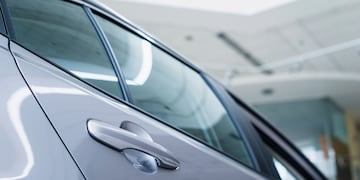 Multas de más de $20.000 por usar vidrios polarizados en CABA: todos los detalles.