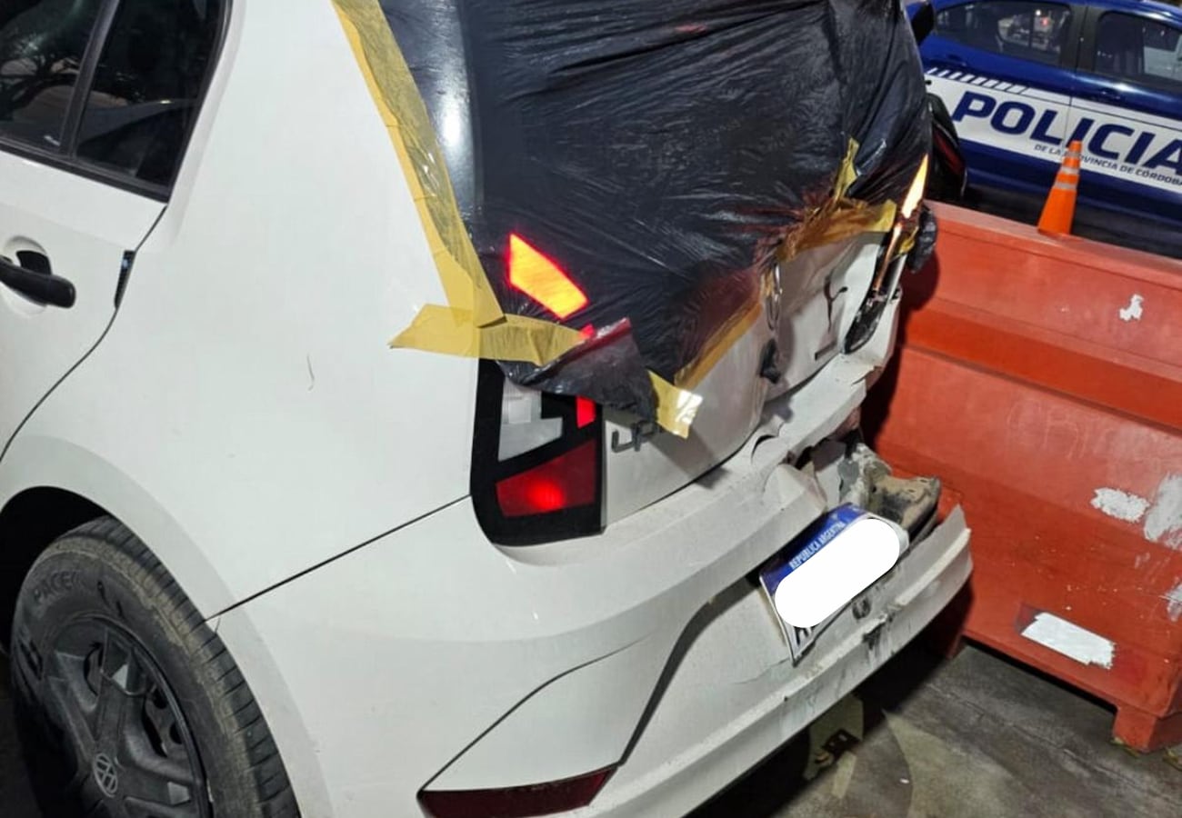 Una camioneta chocó dos veces a un auto en el que viajaba un bebé de 18 meses en Córdoba.