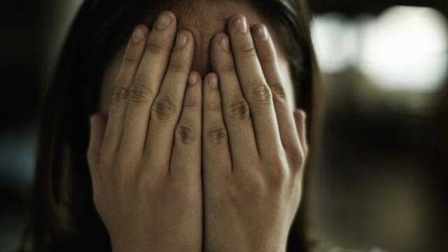 El reto viral de TikTok que consiste en "autolesionarse" la cara se viralizó entre jóvenes italianos.