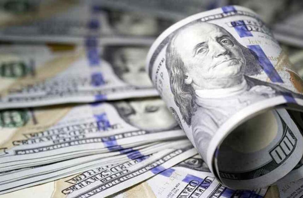 Acordó cambiar siete mil dólares y sujetos armados le robaron todo el dinero en Guaymallén