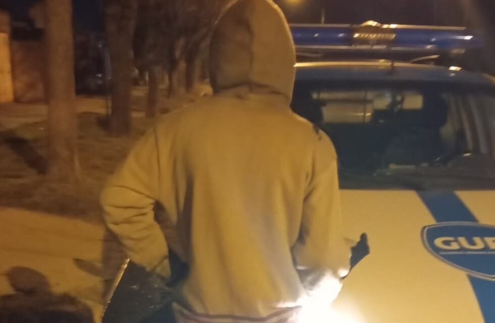 Sujeto detenido por cortar cables en barrio Mora