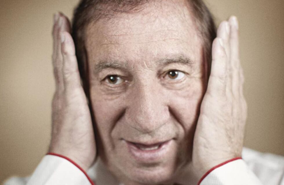 Bilardo vio la primera parte de su serie y se largó a llorar: los médicos le recomendaron verla despacio